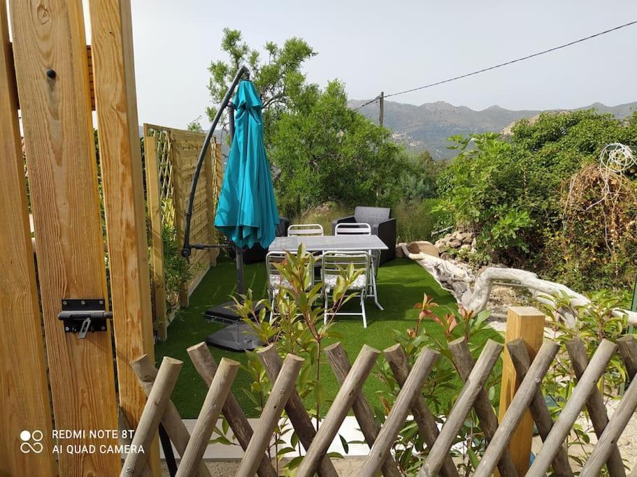 Duplex Avec Jardin, Proche Village Calenzana Extérieur photo