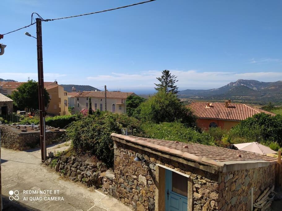 Duplex Avec Jardin, Proche Village Calenzana Extérieur photo